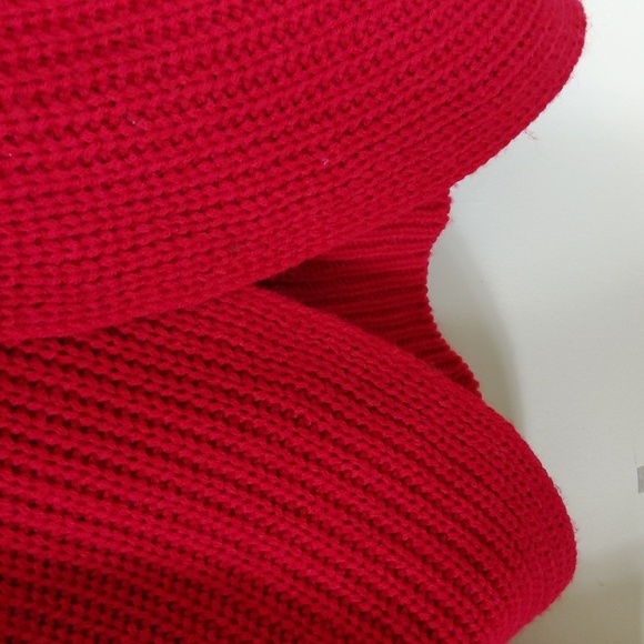 Almost Famous Red V-Neck Sweater Size XL - Picture 4 of 8